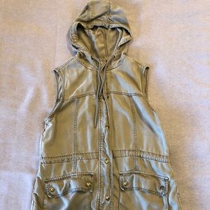 Sleeveless “army” style jacket